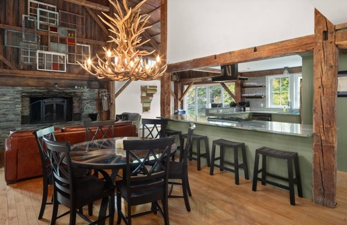 Warren Condo | Relax and Recharge: Farmhouse Condo with Hot Tub in Sugarbush Paradise
