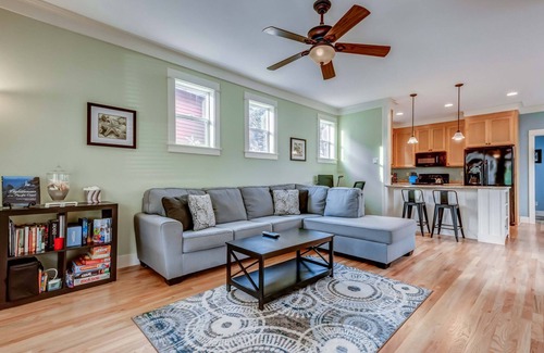 Lincoln City House | Relax and Refresh, Seconds From Beach, Bedrooms w/En-Suite Bathrooms, Community Pool, Fire-Pit, BBQ