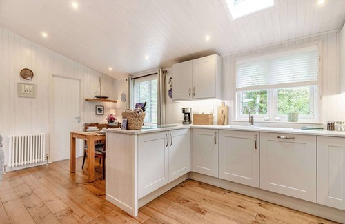 Hundall Cottage | Relax and refresh with a stay at Rosemary Lodge.