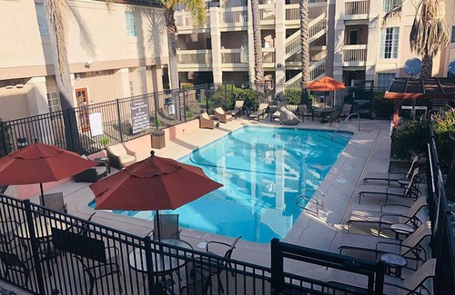 San Bruno Resort | Relax and Unwind! 2 Spacious Units, Free Breakfast, Outdoor Pool, Pet-friendly!