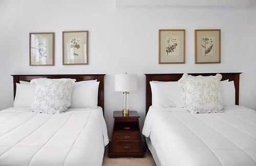 Flamingo/Lummus Hotel | Relax and Unwind! 2 Restful Units Minutes From Downtown Miami