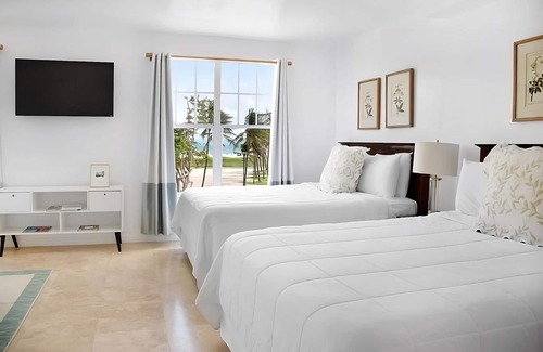 Flamingo/Lummus Hotel | Relax and Unwind! 2 Restful Units Minutes From Downtown Miami