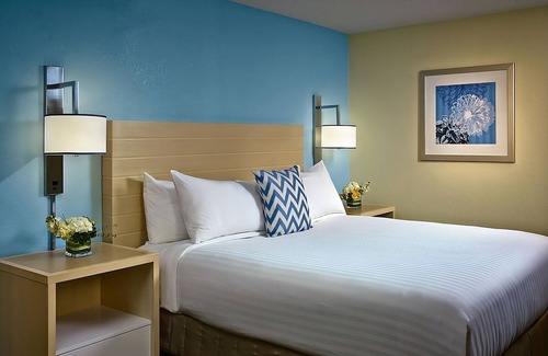 White Station House | Relax and Unwind! 3 Units w/ Parking, Pets Allowed, Near Fire Museum of Memphis!