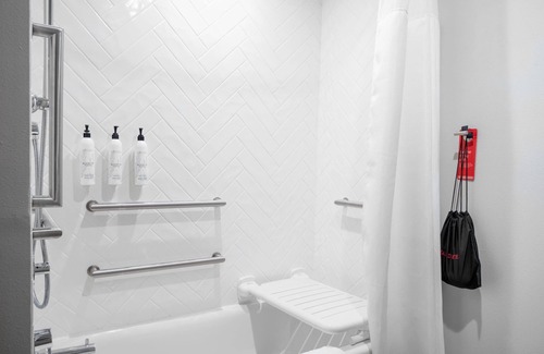 Clearwater Hotel | Relax and Unwind! 4 Relaxing Units, Free Breakfast, Free Parking, Pets Allowed