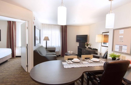 Anaheim Resort Resort | Relax and Unwind! 4 Comfortable Units, Kitchenette, Pets Allowed
