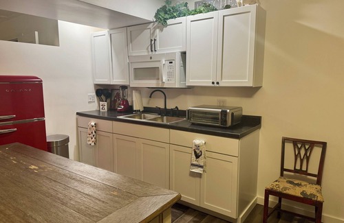 Benton Apartment | Relax and Unwind at a Peaceful Retreat Near Rend Lake