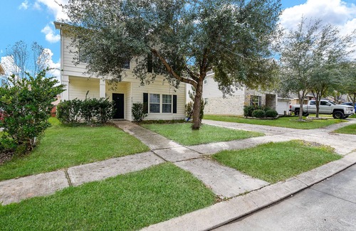 Conroe House | Relax and Unwind at Our 7BR Oasis!