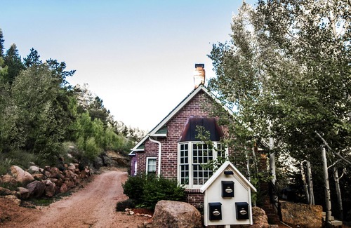 Divide Cottage | Relax and Unwind at the most relaxing place in Colorado.