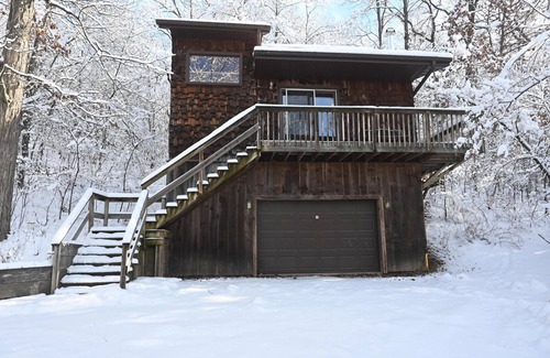 Norwalk Cabin | Relax and watch all the different wildlife pass by as you put life on pause
