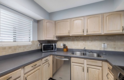 Bradenton Beach Condo | Relax at Bay Bliss-Bay Views & Steps to Beach!