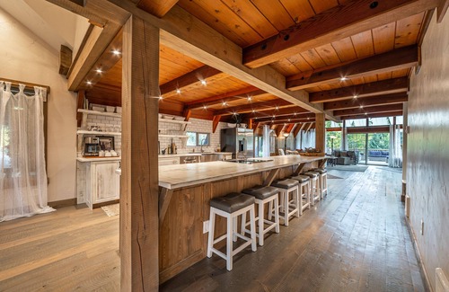 Coram House | Relax at Hebron House-sleeps 12 - 7 miles to Glacier w/scenic views & comfort!