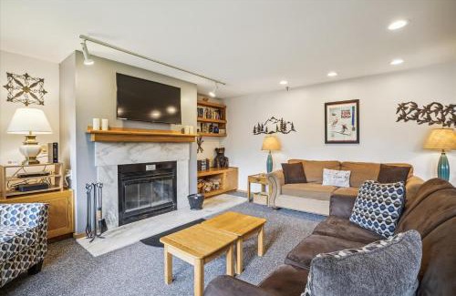 Central Vermont- Killington House | Relax at Highridge B16B Mountain View Condo with Fireplace, Sauna & Resort Perks
