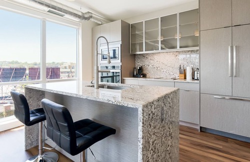 Crossroads Arts District Condo | Relax at Our Lavish Retreat Close to Arrowhead Stadium 648