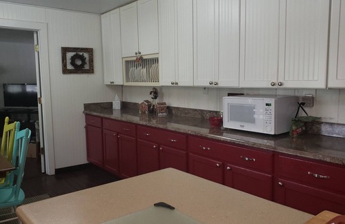 Dunnellon House | Relax at the Christmas Inn. Close to Rainbow Springs and the Florida Green-way