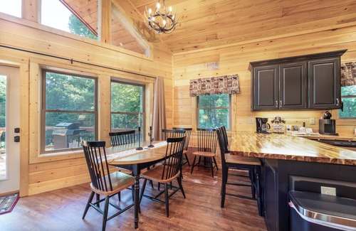 Unaka Cabin | Relax at The Eagle's Glen