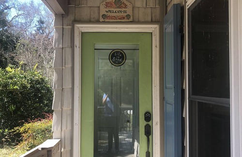 Emerald Isle House | Relax at this classic beach cottage.