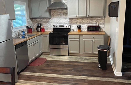 Snellville House | RElax, & BeComfortable