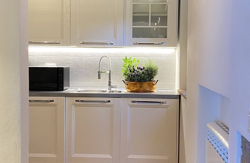 Capannori House | Relax&Business [Wi-fi, TV HD, Parcheggio gratuito]