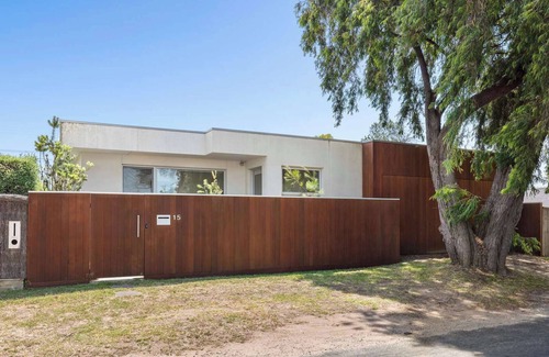 Barwon Heads House | Relax by the River Barwon Heads Coastal Escape