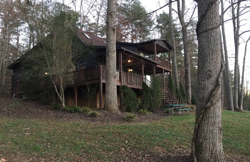 Murphy Cabin | Relax by the River.Perfect for families. Wi-Fi - cell service