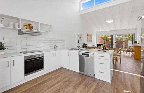 Shearwater Apartment | Relax by the sea over the summer holidays