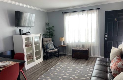 Northeast Virginia Beach Condo | Relax By the Sea - Charming 1-bedroom condo in superb location near the ocean