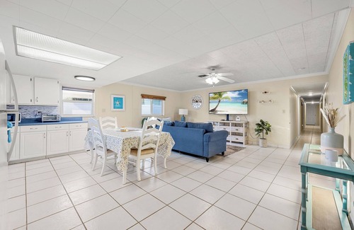 Fort Pierce House | Relax by the Waves: Stylish Beach Getaway with a Backyard Haven