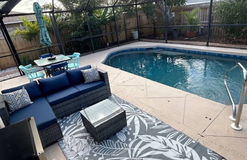 South Venice House | Relax by Venice Beach in this 2-bedroom retreat with Pool