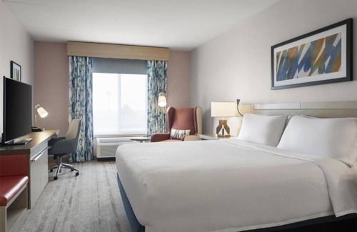 Albuquerque Hotel | Relax in 1 unit king bed near Albuquerque Airport