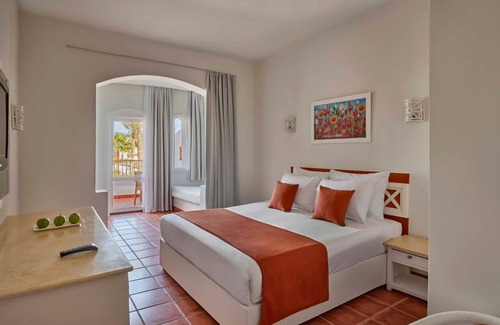 El Quseir Hotel | Relax in a Beachfront Resort w/Pools, Live Shows & Snorkeling l 3 Family Rooms