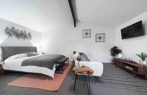 San Jose House | Relax in a Quaint Private and Cozy Guest House