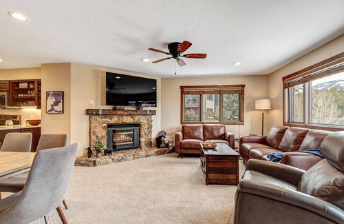 Warrior's Mark Condo | Relax in Breckenridge! Condo convenient to Skiing! Close to Downtown!