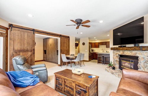Warrior's Mark Condo | Relax in Breckenridge! Condo convenient to Skiing! Close to Downtown!