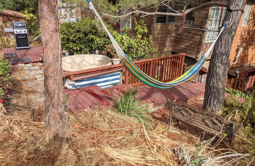 Oakland House | Relax in garden paradise with free views -special 15% weekly discount - BOOK NOW
