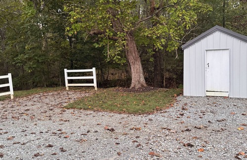 West Portsmouth House | Relax in Nature in a Modern Country Retreat with a Fire Pit and Full Amenities