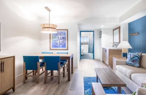 South Lake Tahoe Hotel | Relax in Paradise: Beachy Resort With Ski-In, Ski-Out Lake Tahoe Access