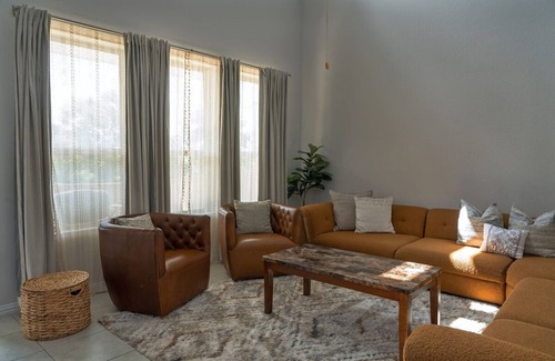 Onion Creek Meadows House | Relax in Style | 3 King Beds | Cozy and Spacious