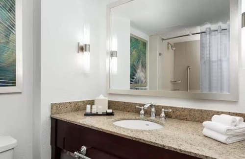 Florida Central Atlantic Coast Hotel | Relax in Style w/Roomy Accommodations + Attractions Nearby – Ideal Getaway