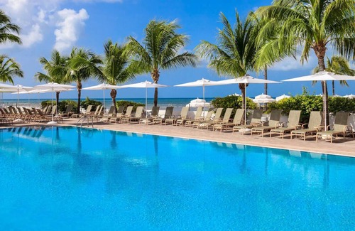 Uptown - Upper Duval Hotel | Relax in Style with 3 Swimming Pools Access and Easy Beach Walks in Key West