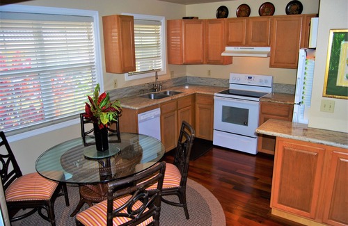 Lanai City House | Relax In The Heart of Lana'i