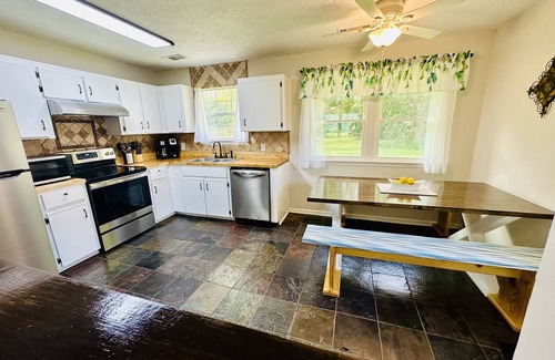 Richmond Hill House | Relax In the Hill, close to I-95, Savannah, Ft Stewart and Hunter