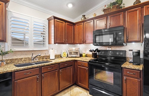 Duval House | Relax in The Villages – 3BR w/Golf Cart, Pet-Friendly & Prime Location!