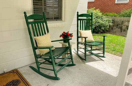 Charleston House | Relax in this Cozy Property Located Close to EVERYTHING