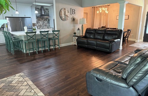 Denham Springs House | Relax in this spacious quiet home in a family-friendly neighborhood