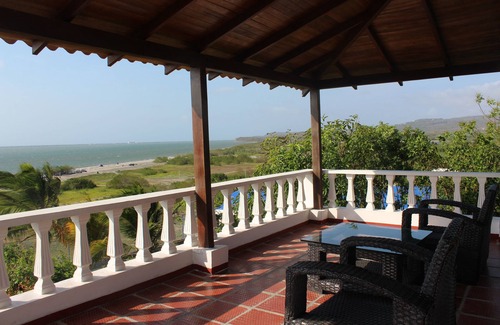 Tubara Cottage | Relax Near The Beach! 5 Bedroom Cottage with A/C & top amenities in Playa Medoza