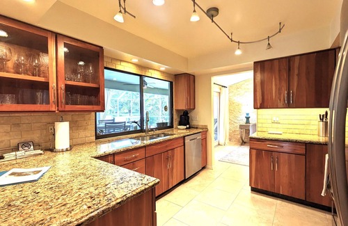 North Naples House | Relax on 1 acre in Heart of Naples, screened Pool, Hot Tub, Privacy, Fireplace