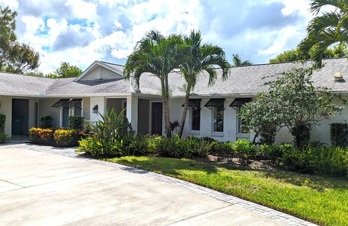 North Naples House | Relax on 1 acre in Heart of Naples, screened Pool, Hot Tub, Privacy, Fireplace