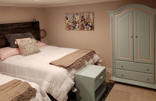 Bronston House | Relax on Lake Cumberland 5bdrm 3 Full Bath, near Somerset Updated w Lrg Drvwy