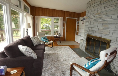 New London House | Relax on Little Lake Sunapee Lake Front