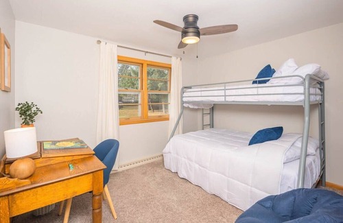Appleton House | 𝐑𝐞𝐥𝐚𝐱 𝐨𝐧 𝐑𝐨𝐠𝐞𝐫𝐬 - 3 bedroom, 2 bath